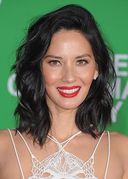 Olivia Munn lob