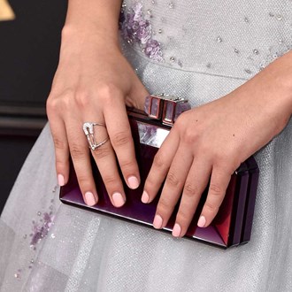 /media/18536/gel-manicure-long-lasting-s.jpg