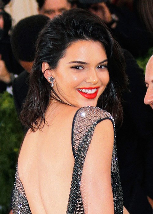 Kendall Jenner’s Unexpected Way To Avoid Back Acne 