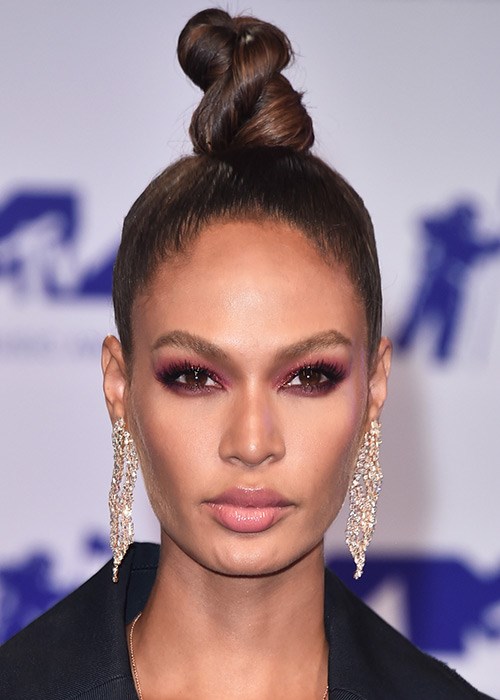 How-To: Burgundy Eye Makeup - Joan Smalls