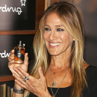 /media/22863/sarah-jessica-parker-tips-for-buying-a-fragrance-s.jpg