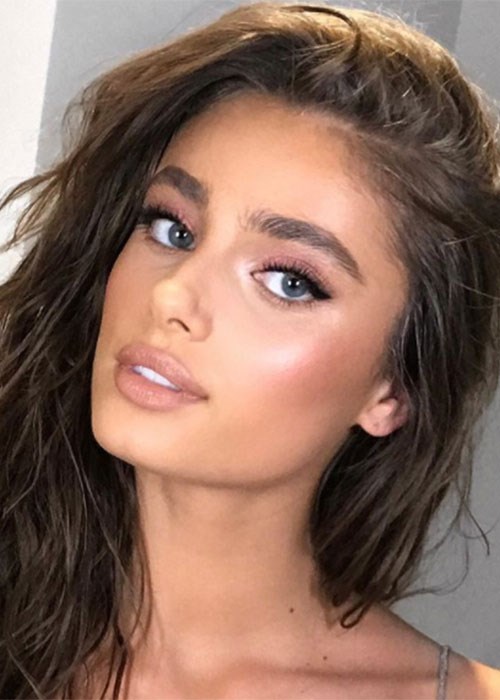 Taylor Hill - liquid eyeliner