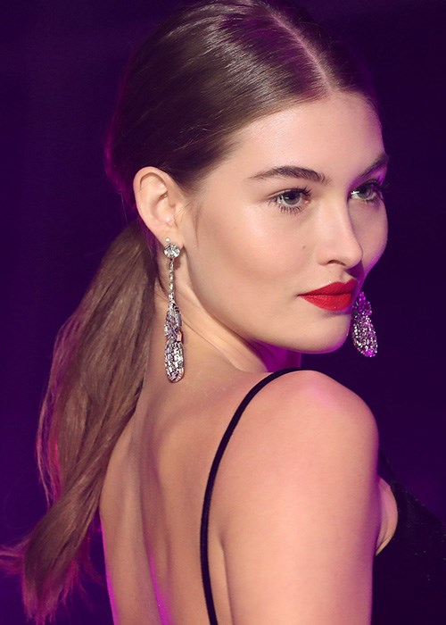 Hair How-To: Sleek Low Ponytail