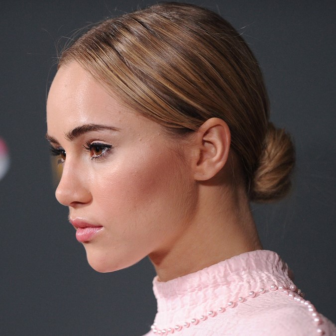 Suki Waterhouse bun