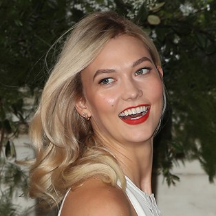 Karlie Kloss red lipstick