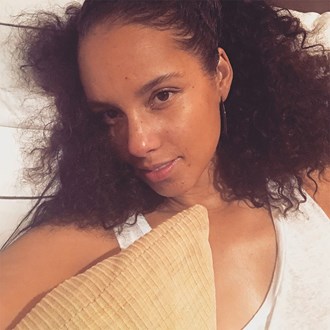 /media/27488/alicia-keys-no-makeup-movement-s.jpg