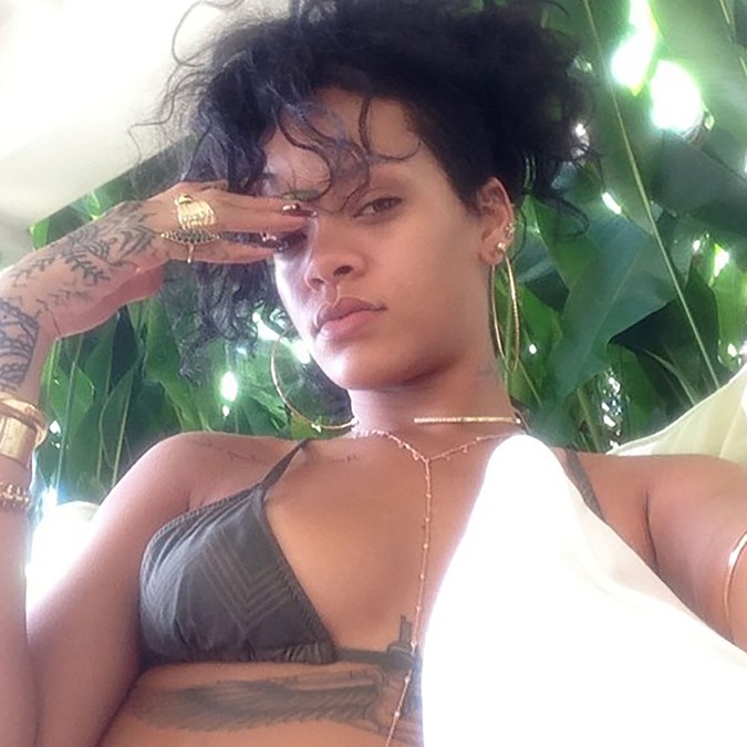 Rihanna no makeup