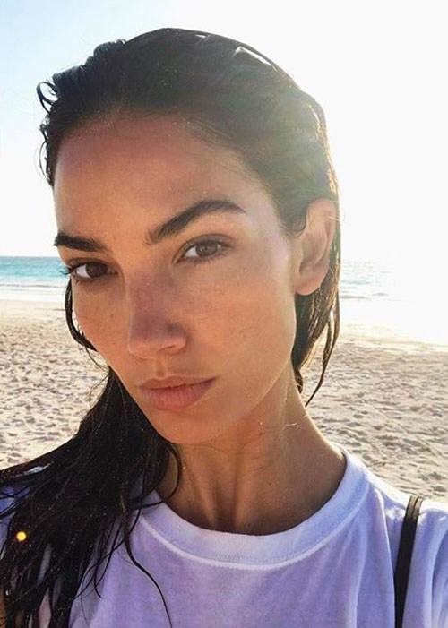 Lily Aldridge wet hair