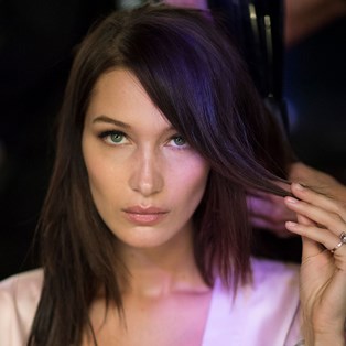 Best Hair Straightening Brushes - Bella Hadid