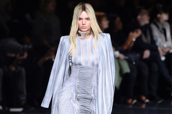 Kendall Jenner's blonde hair at Balmain Fall 2016