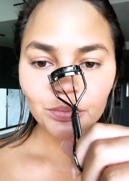 Chrissy Teigen Grammy makeup tutorial