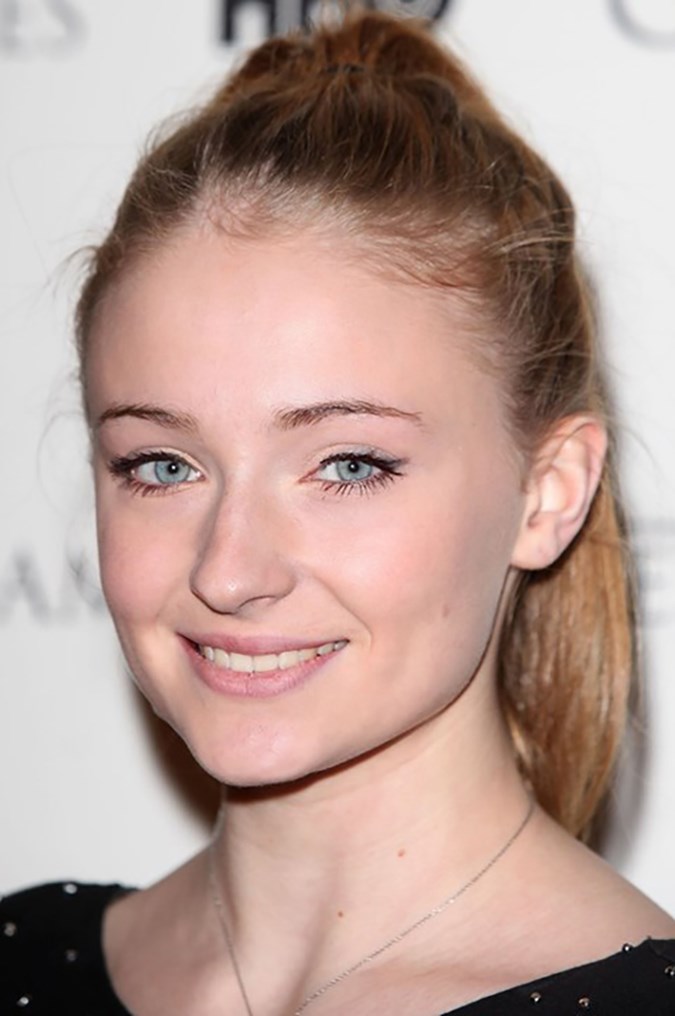 Your Definitive Guide To Sophie Turner's Best Beauty Looks Throughout The Years