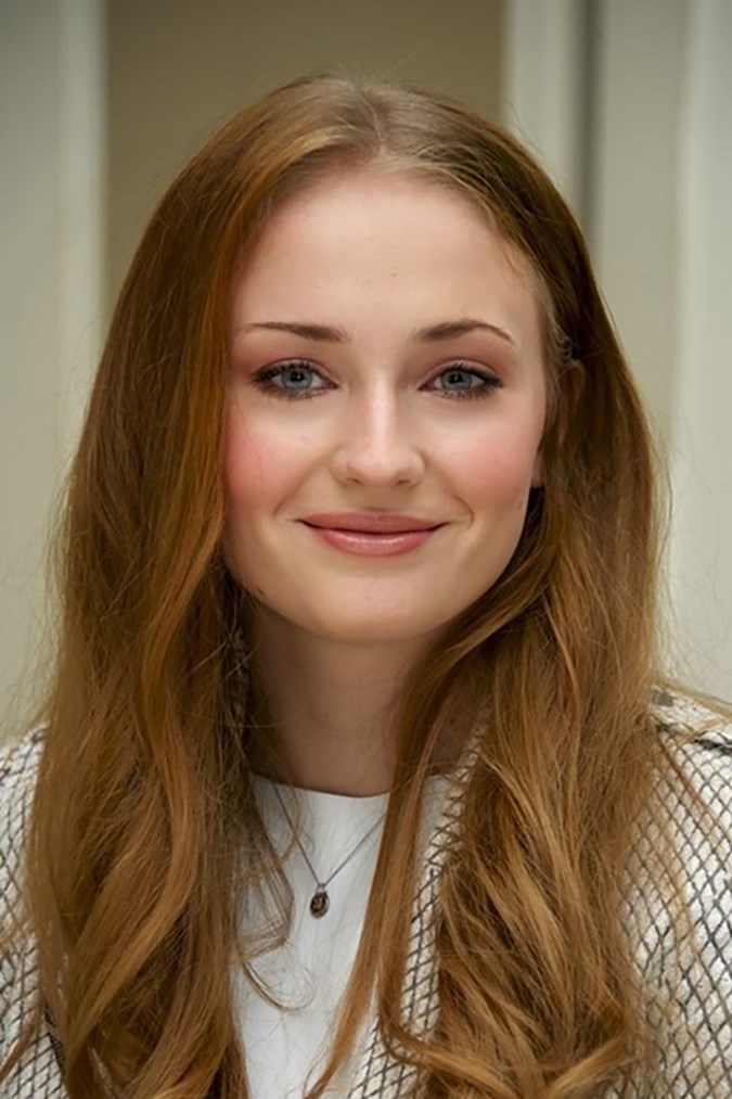 Your Definitive Guide To Sophie Turner's Best Beauty Looks Throughout The Years