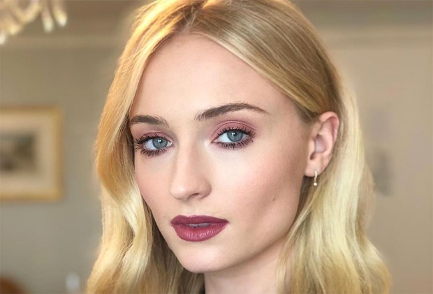 Sophie Turner X-men Dark Phoenix Tour - Best Hair Makeup Looks