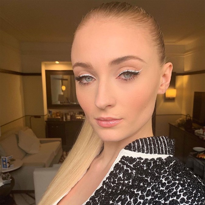 Sophie Turner X-men Dark Phoenix Tour - Best Hair Makeup Looks