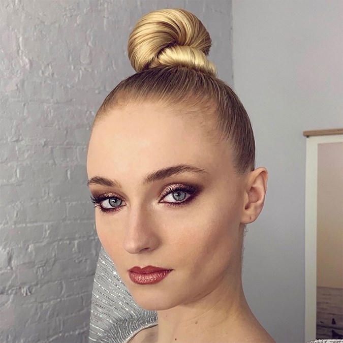 Sophie Turner X-men Dark Phoenix Tour - Best Hair Makeup Looks