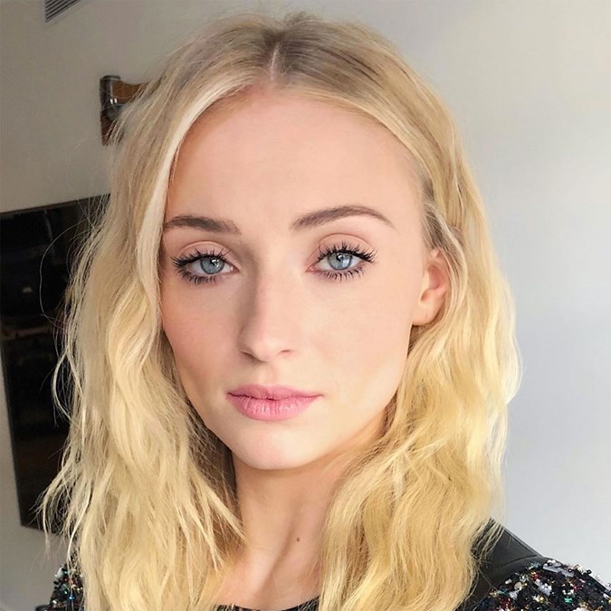 Sophie Turner X-men Dark Phoenix Tour - Best Hair Makeup Looks