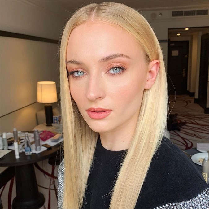 Sophie Turner X-men Dark Phoenix Tour - Best Hair Makeup Looks