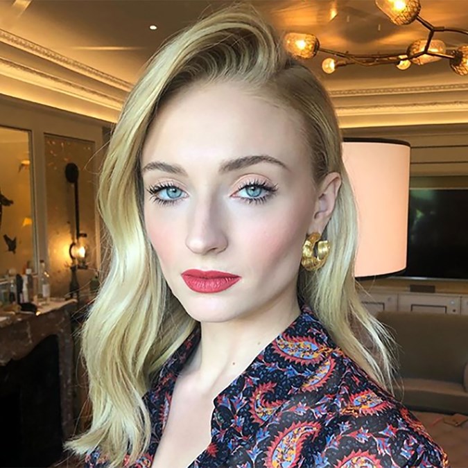 Sophie Turner X-men Dark Phoenix Tour - Best Hair Makeup Looks