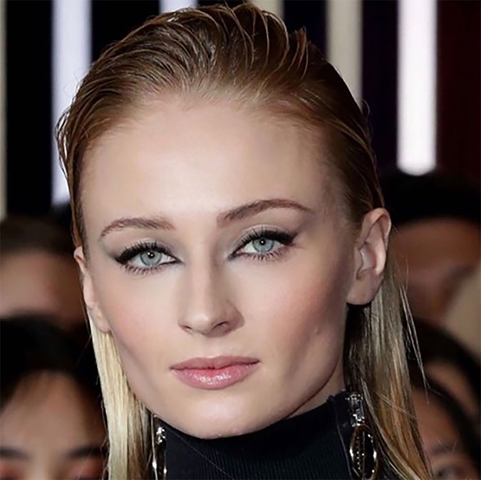 Sophie Turner X-men Dark Phoenix Tour - Best Hair Makeup Looks