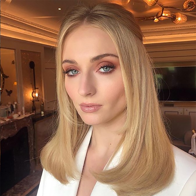 Sophie Turner X-men Dark Phoenix Tour - Best Hair Makeup Looks