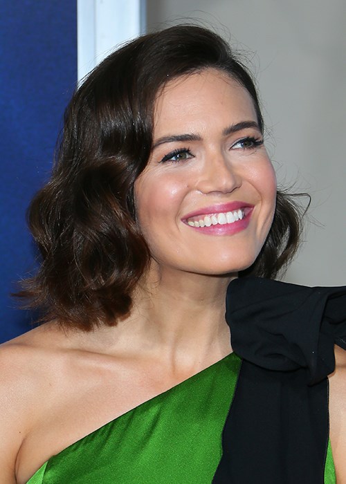 Mandy Moore’s ‘70s Disco Queen Beauty Look Is Everything