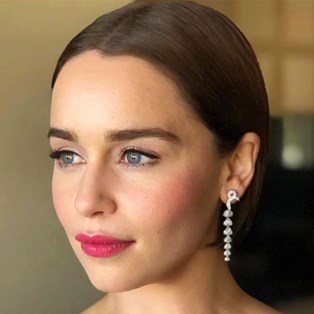 Your foolproof guide to blush - Emilia Clarke