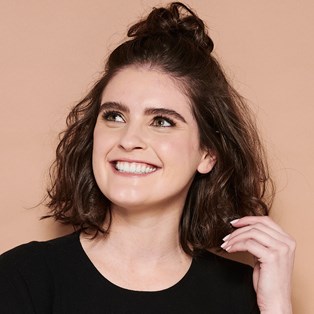 how to do a textured half-up topknot