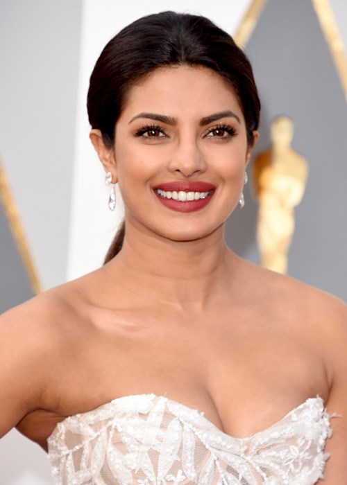 Priyanka Chopra’s Sophisticated Take On Pink Eyeshadow