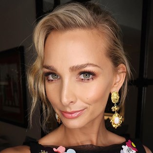 Anna Heinrich Just Got A Sassy New Haircut