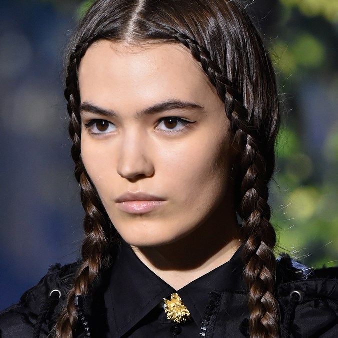 The Best New Beauty Trends From Paris Fashion Week Spring 2020