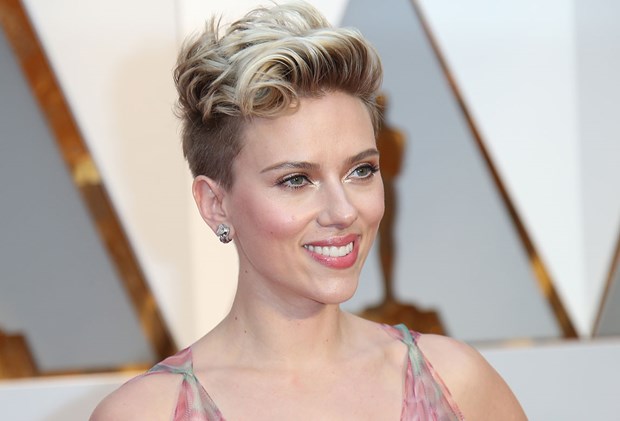 Scarlett Johansson Short Hair: Bob, Pixie, Undercut & More