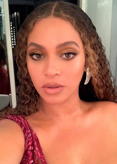 Beyoncé’s Floor-Length Braid Gives Fresh Meaning To Extra