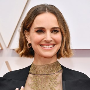 The $10 Dry Shampoo Behind Natalie Portman’s French-Girl Hair