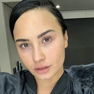 The facialist behind Demi Lovato's perfect complexion shares her number 1 tip for excellent skin