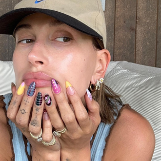 /media/57329/bc-square-celebrity-nail-inspo.png