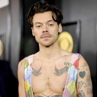 /media/58524/harry-styles-pleasing-fragrance-sq.png