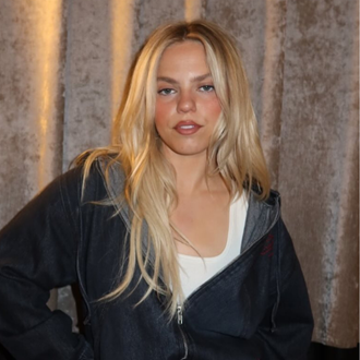 /media/65726/renee-rapp-makeup-s.png